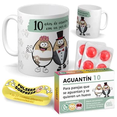 Kit regalo personalizado para aniversario | Taza 10 años de casados con un par de huevos + Caramelos divertidos + Pulsera sorpresa | Regalo aniversario de bodas, divertido y original.